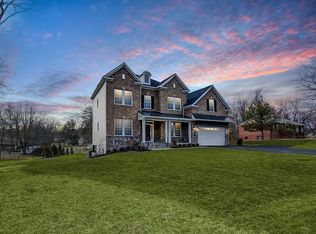 4048 Taylor Dr, Fairfax, VA 22032