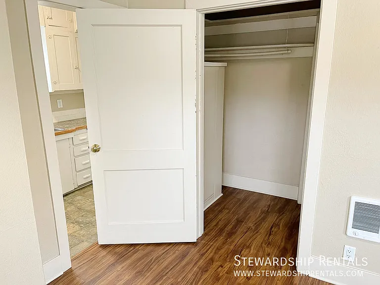 2024 Emerald St #4 — Photo 11