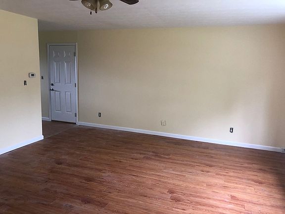 2nd image of 1207 Maplepark Dr