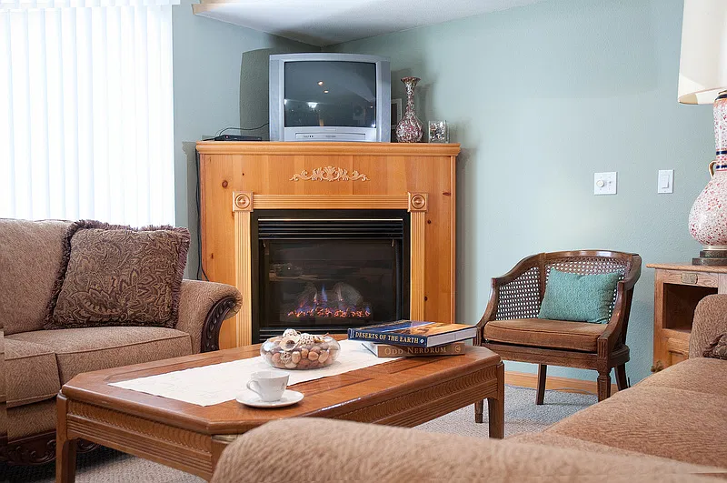 3 bed, 2.0 bath, 1600 sqft, $1,925 — Photo 4
