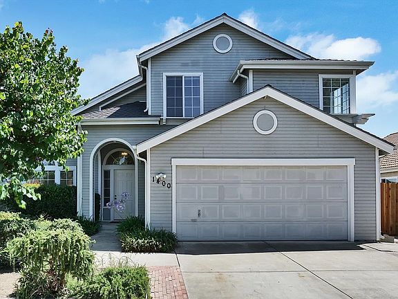 2nd image of 1400 Tennis Ln