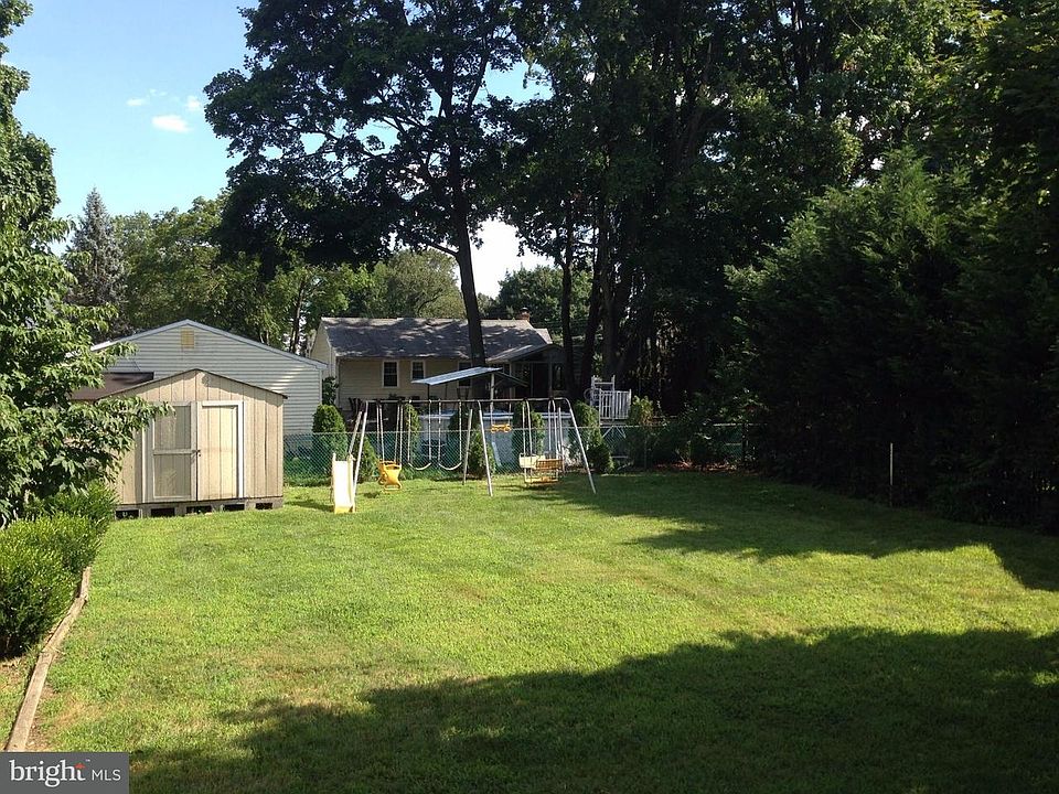 2nd image of 12 Rowland St