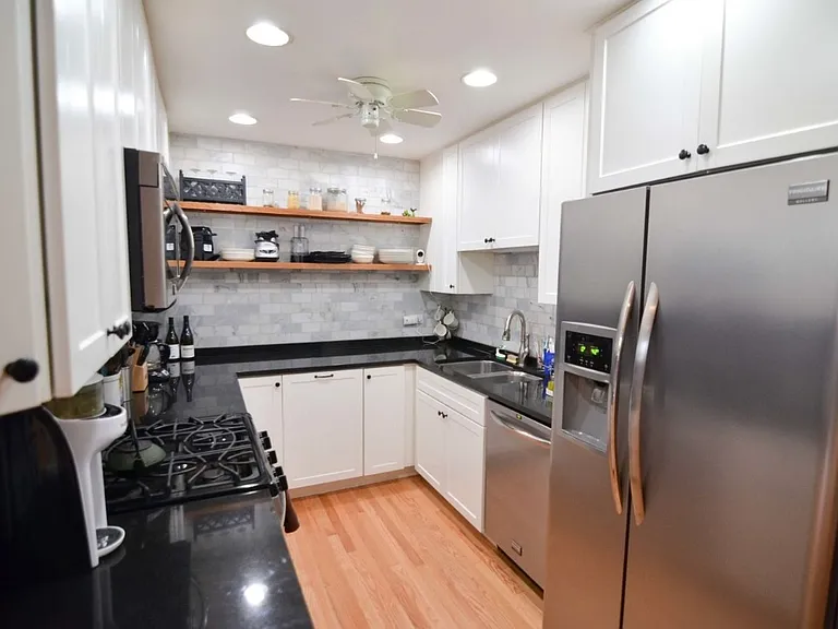 1351 W Webster Ave #2C — Photo 6