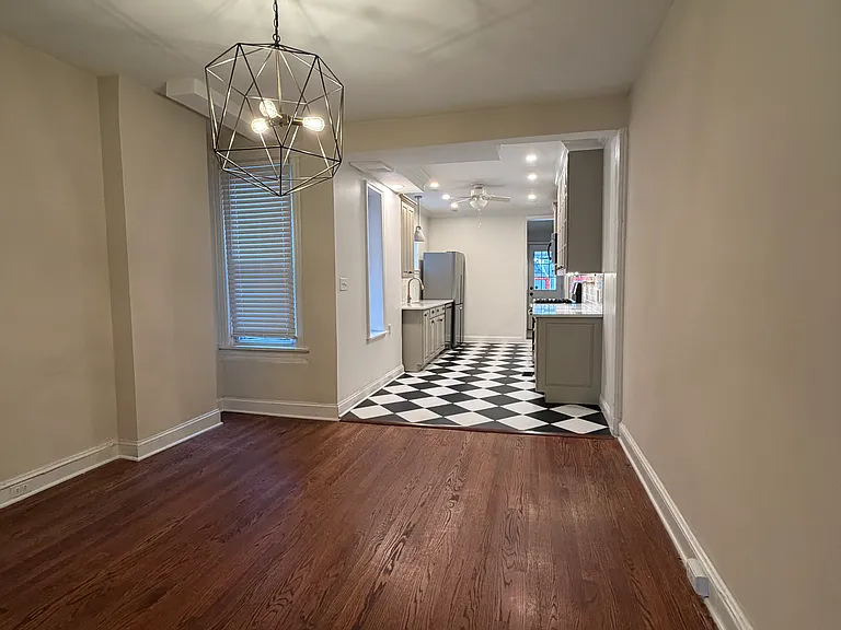 806 Wellington St — Photo 3