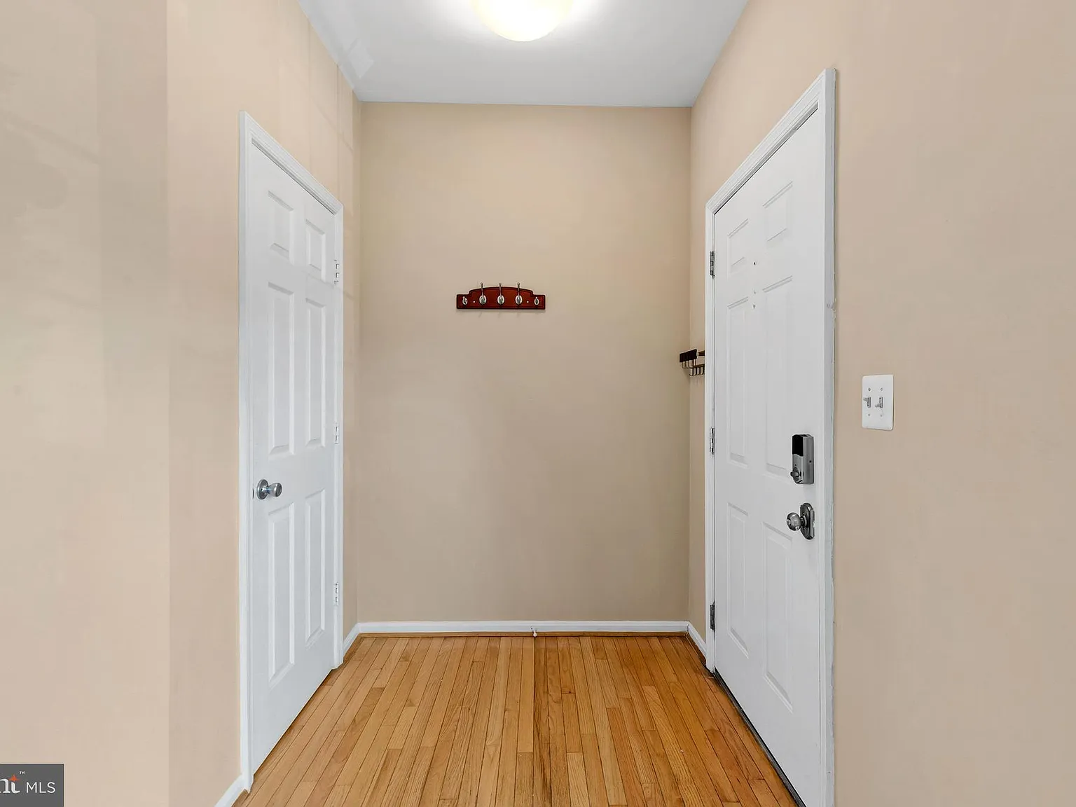 4 bed, 3.5 bath, 1624 sqft, $3,200 — Photo 3