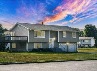 43 Guernsey Dr, New Windsor, NY 12553