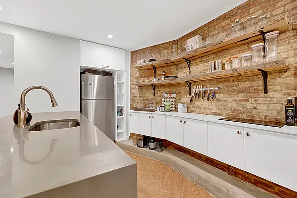 Rented by Remax Real Estate Professionals | media 36