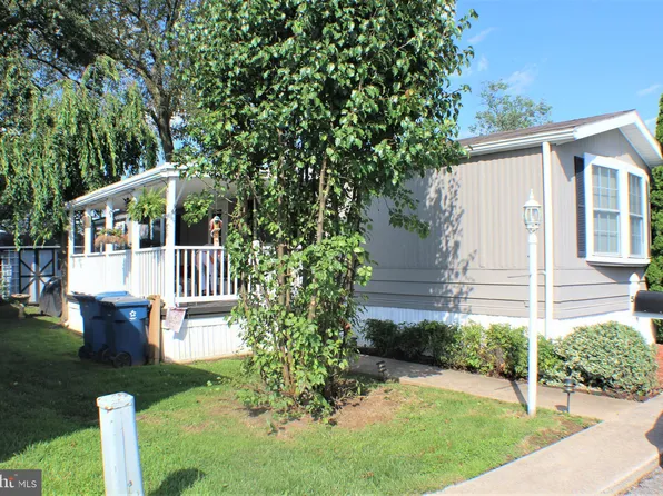 15 Ellis Rd, Wilmington, DE 19810