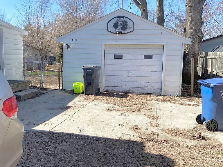 4127 Coggins Ave — Photo 12