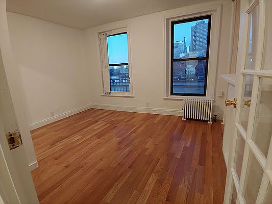 1st image of 554 W 50th St APT 6FE