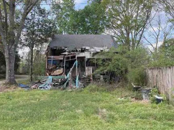 8006 W Lakeshore Dr, Ethel, LA 70730