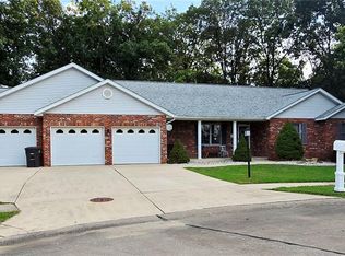 1104 Redwing Ct, Grafton, IL 62037