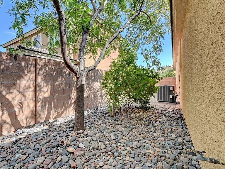 10240 Gladstone Peak St N — Photo 48