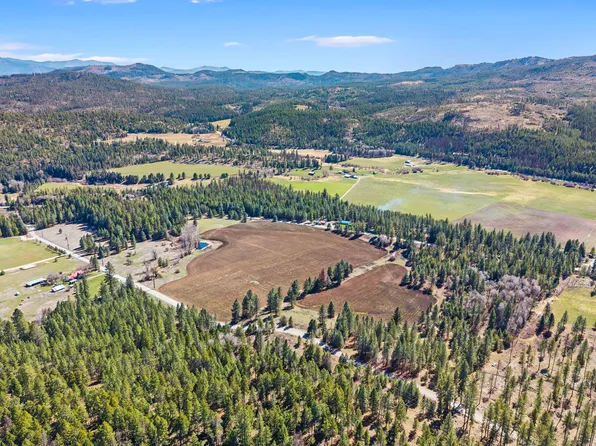 2068 Addy Gifford Rd, Addy, WA 99101