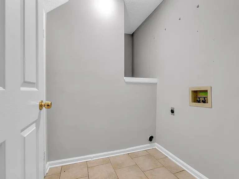 1341 Milestone Cir — Photo 22