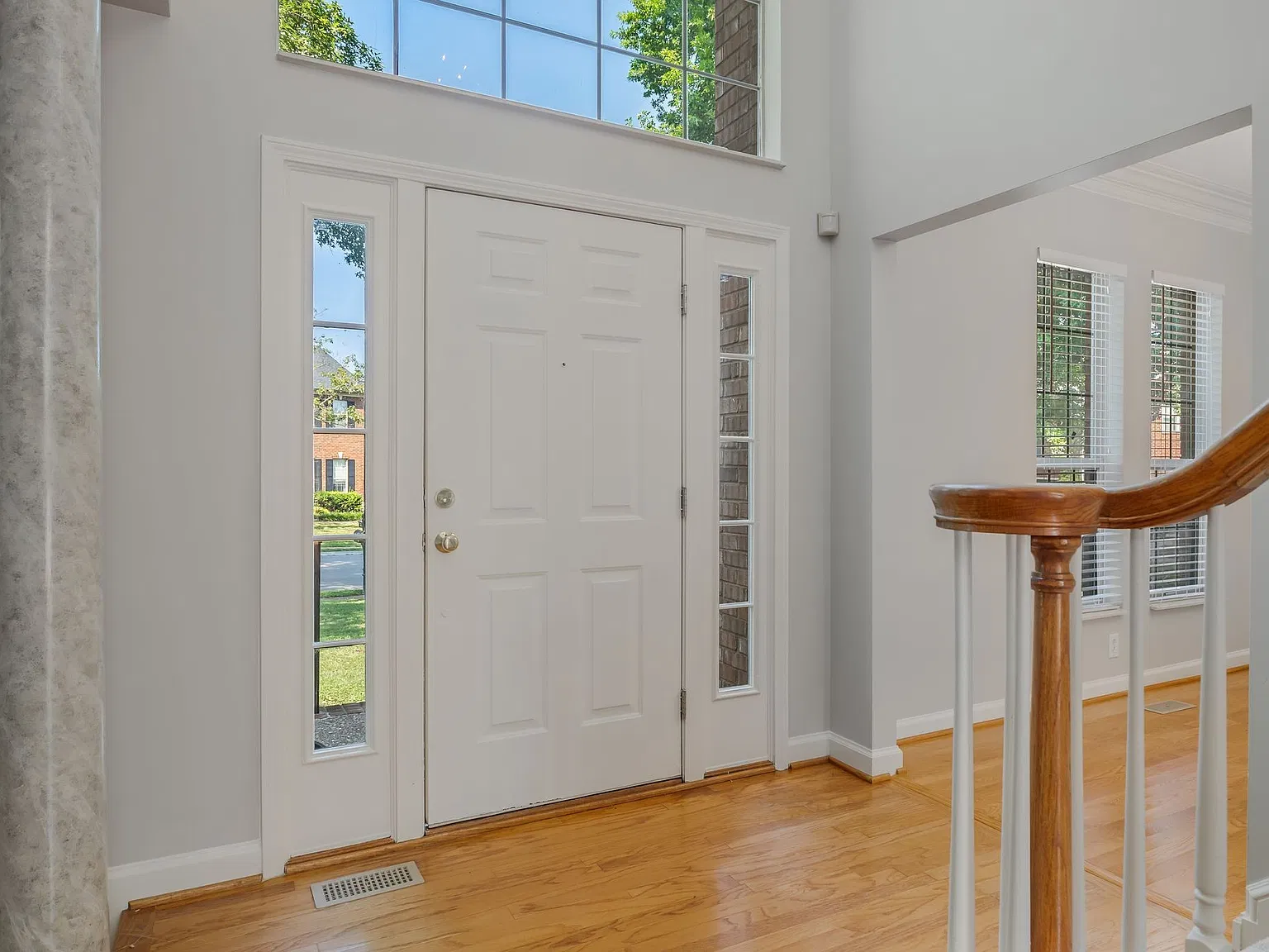 4 bed, 3.5 bath, 3315 sqft, $3,950 — Photo 4