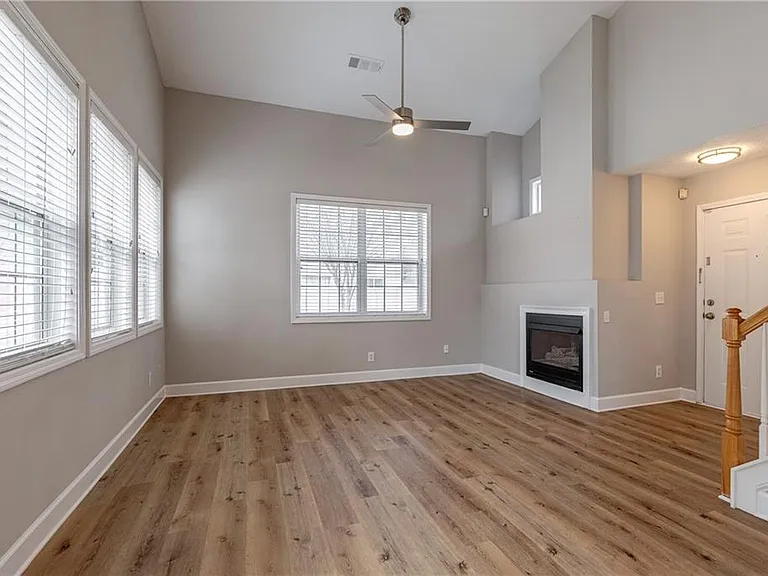 211 Harmony Ct — Photo 5
