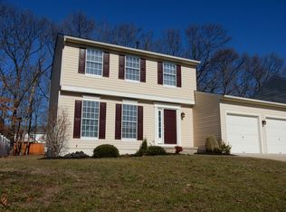 28 Madison Ln, Sicklerville, NJ 08081