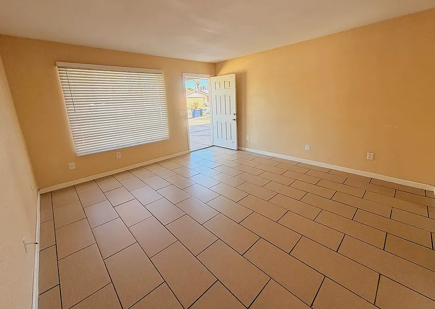 4 bed, 1240 sqft, $1,350 — Photo 4