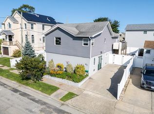 67 Radcliffe Rd, Island Park, NY 11558