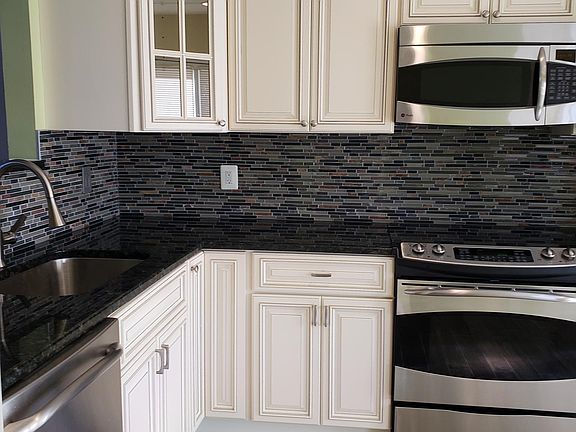 4th image of 14092 Red River Dr