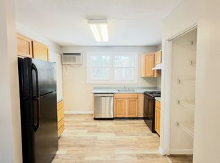 10 Bradford Dr #C, Greenfield, MA 01301