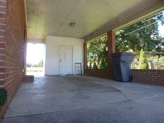 3rd image of 1205 Vance St