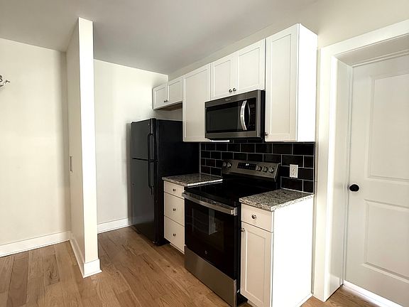 3rd image of 823 4th Ave #2