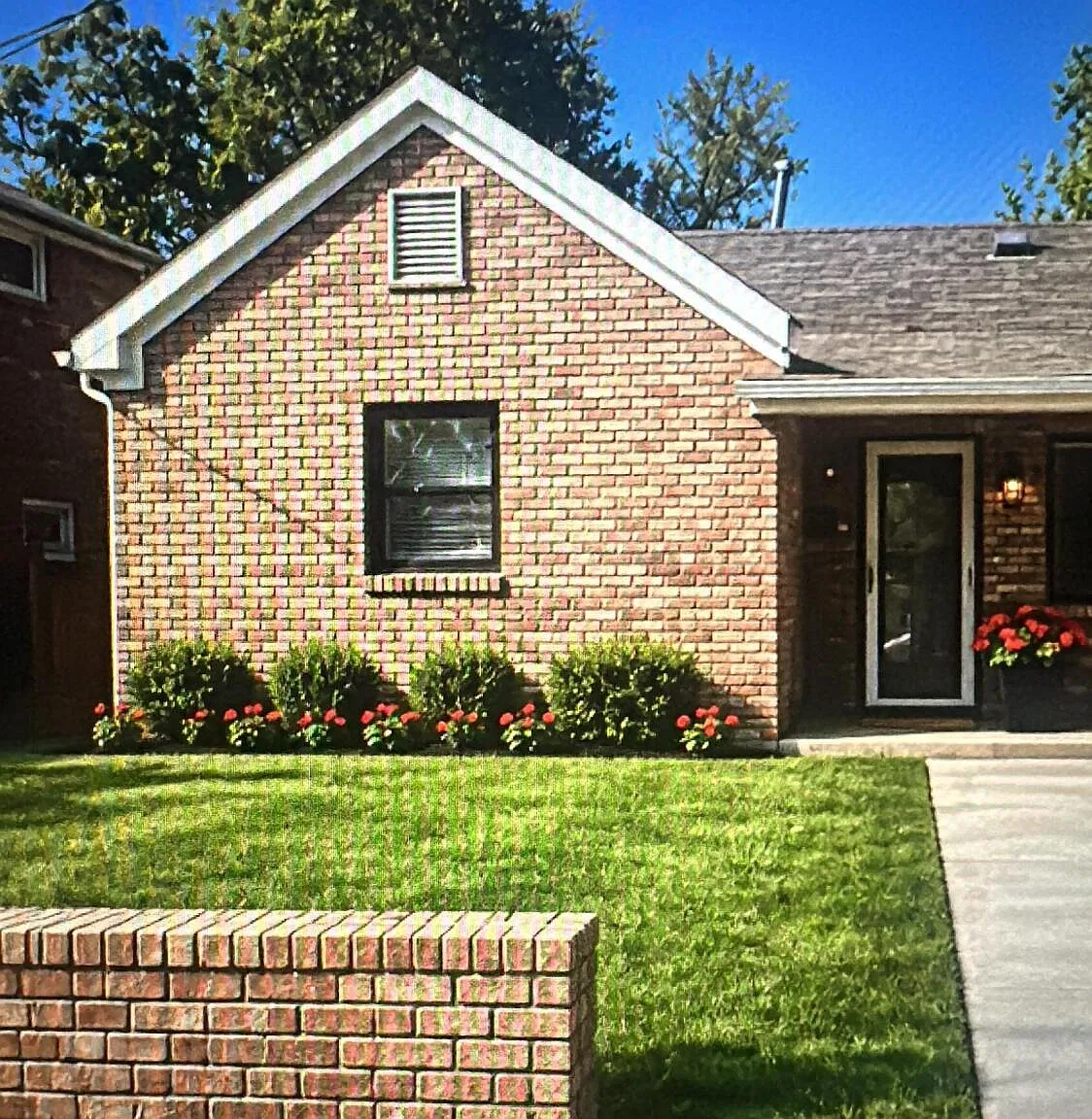 3 bed, 1.0 bath, 966 sqft, $1,500 — Photo 1