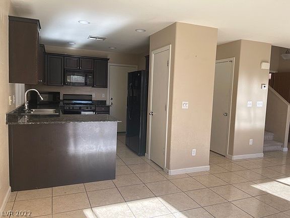4th image of 8071 Torremolinos Ave