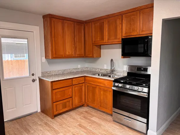 1110 E Nobles Ave #B, Midland, TX 79701
