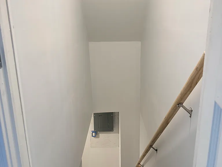 29 Allen St #1 — Photo 8