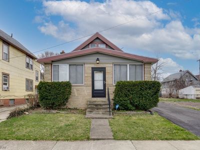 914 Alhambra Rd, Cleveland, OH, 44110