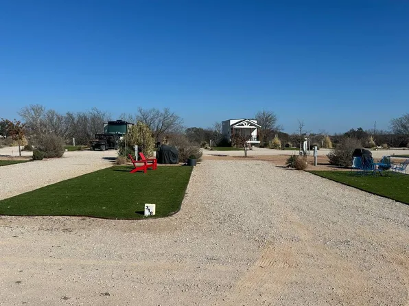 4584 E Us Highway 290 #318, Fredericksburg, TX 78624