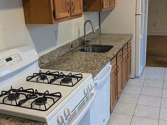 2nd image of 187 Winthrop Rd #3