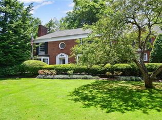 2748 Landon Rd, Shaker Heights, OH 44122