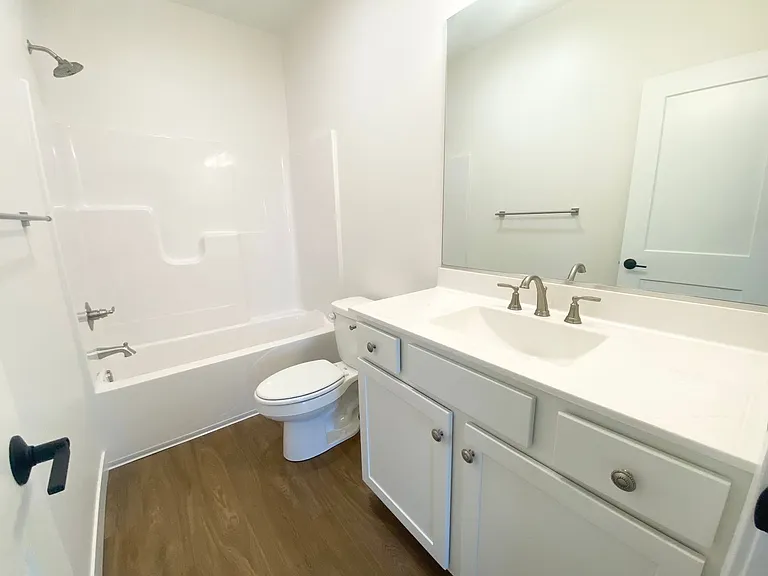 304 S Elm St — Photo 9