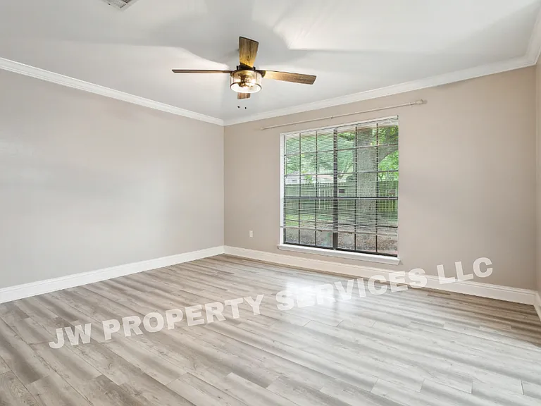 1476 Saint Christopher St — Photo 5