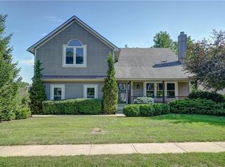 111 Betsy Ct, Smithville, MO 64089