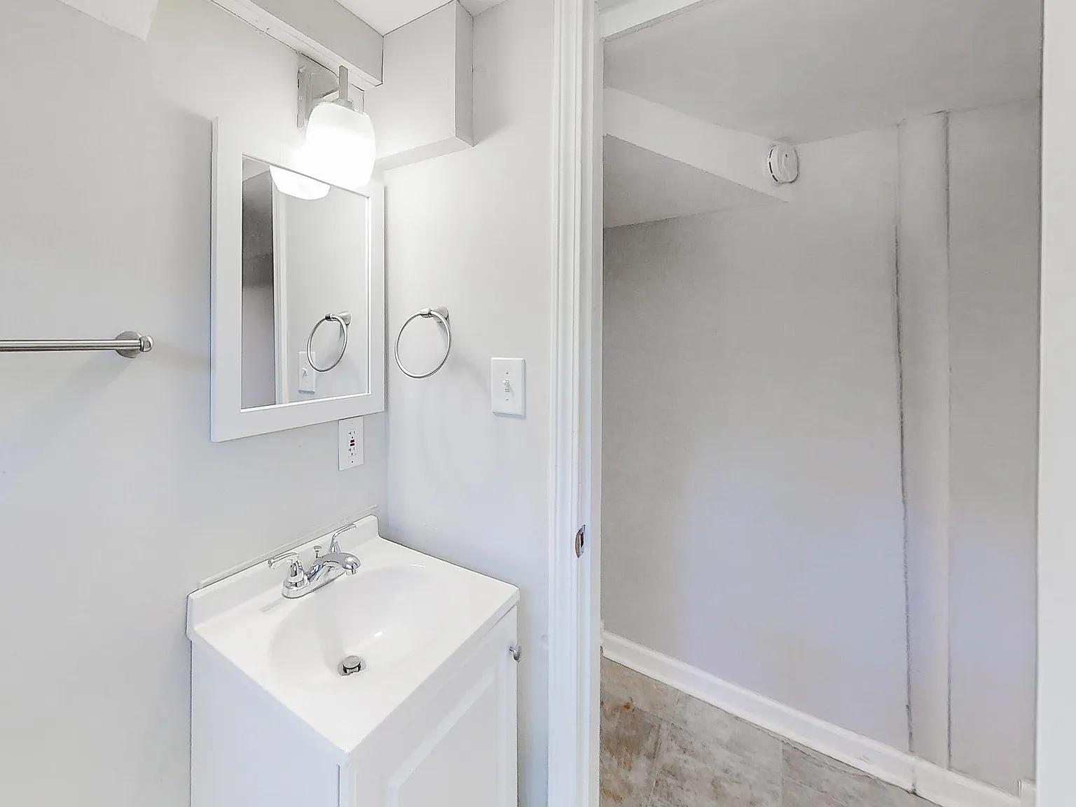 4 bed, 4.0 bath, $685 — Photo 3