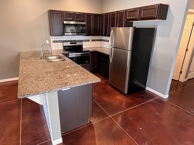 5269 N Cypress Cir — Photo 3