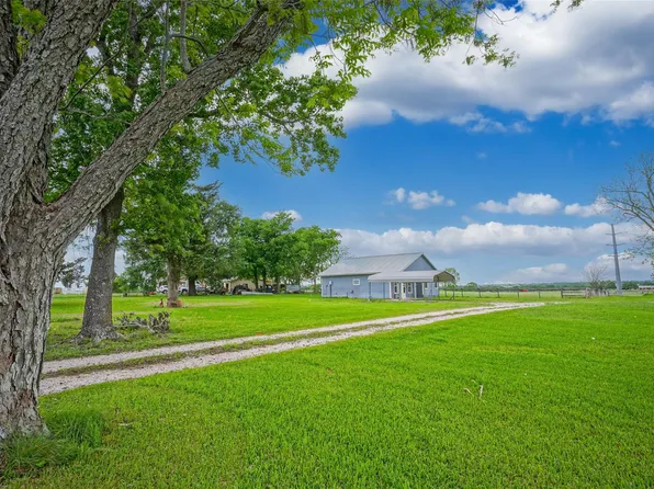 15989 State Highway 30, Richards, TX 77873