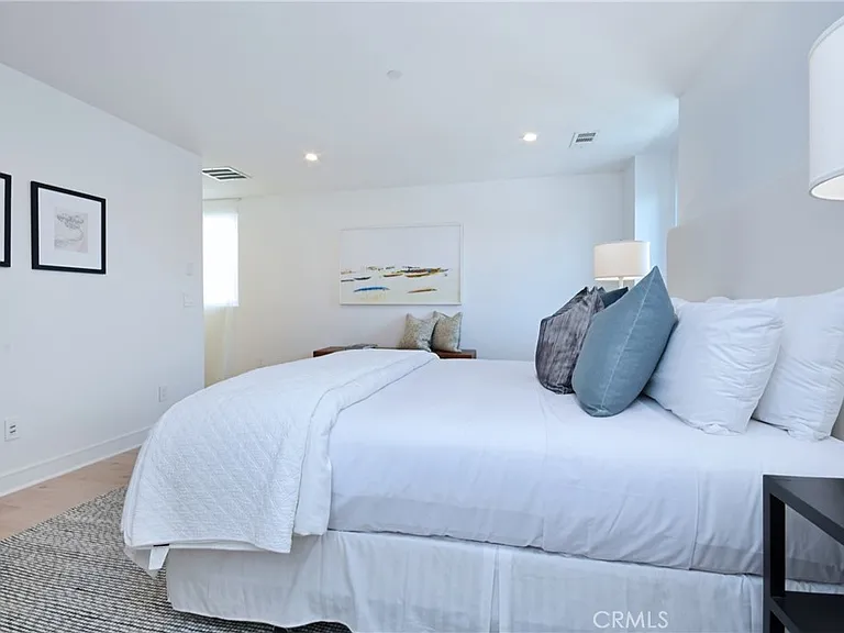4641 Cahuenga Blvd — Photo 27