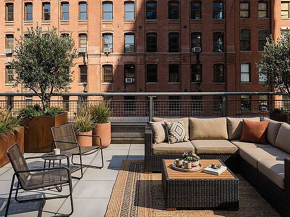2nd image of 100 Jay St APT 4A