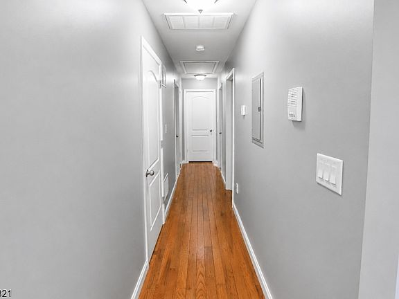 4th image of 572 S 11th St Floor 3