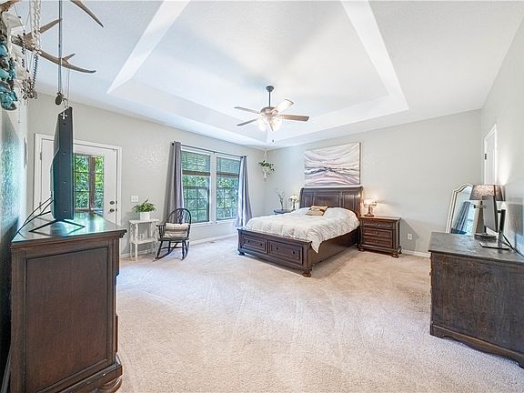 2nd image of 39 Clevelys Ln