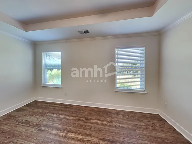 5831 Zurich Rd — Photo 8