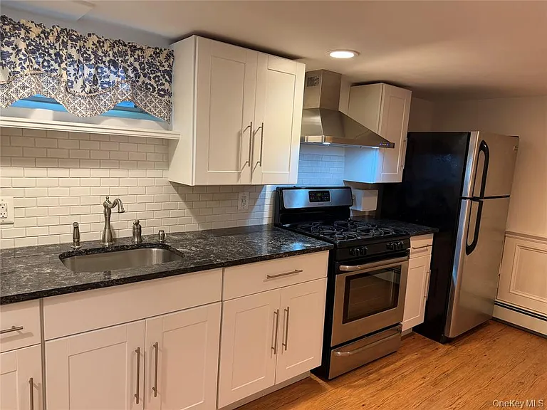 19 Laurel St #1 — Photo 8