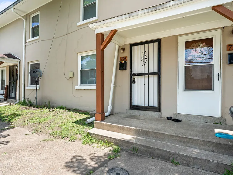 725 S 16th St — Photo 11