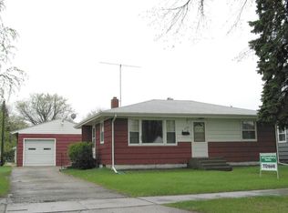 1703 11th Ave N, Grand Forks, ND 58203
